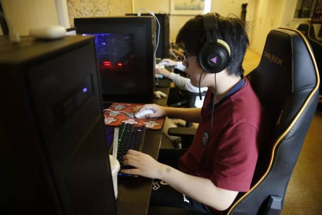 LPL转会资讯：SN教练团队巨大变动，明年战绩能有保障吗？