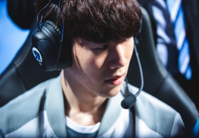 LCK公布最佳阵容+常规赛MVP，DK队员拿奖到手软